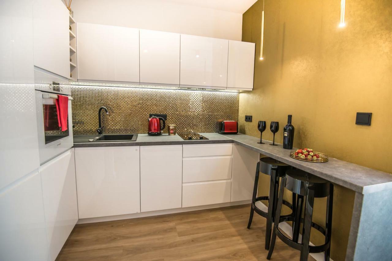 Galaxy Garden Apartment Cracow- Shopping Mall 1Min, Underground Parking, Family Friendly, City Center Krasków Dış mekan fotoğraf