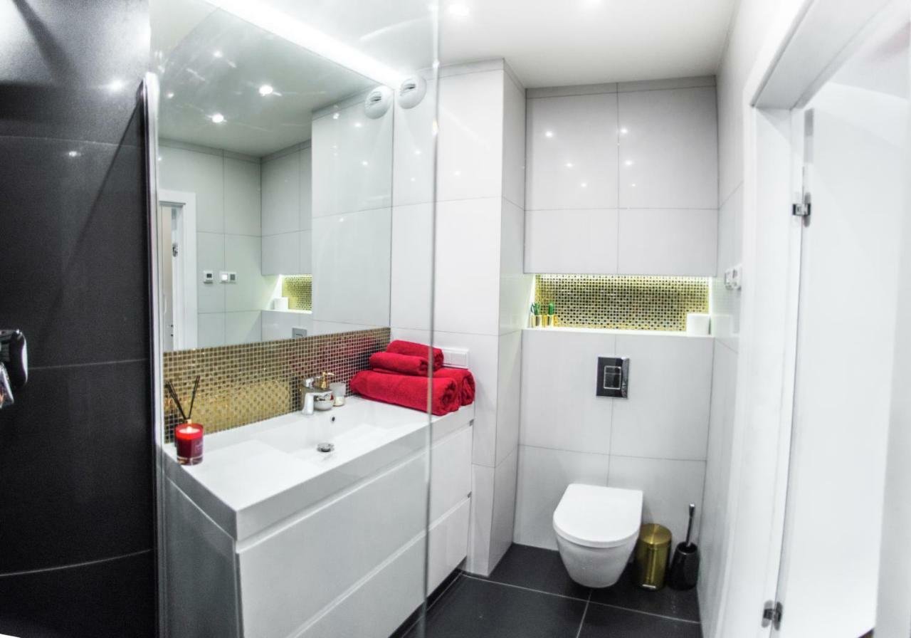 Galaxy Garden Apartment Cracow- Shopping Mall 1Min, Underground Parking, Family Friendly, City Center Krasków Dış mekan fotoğraf