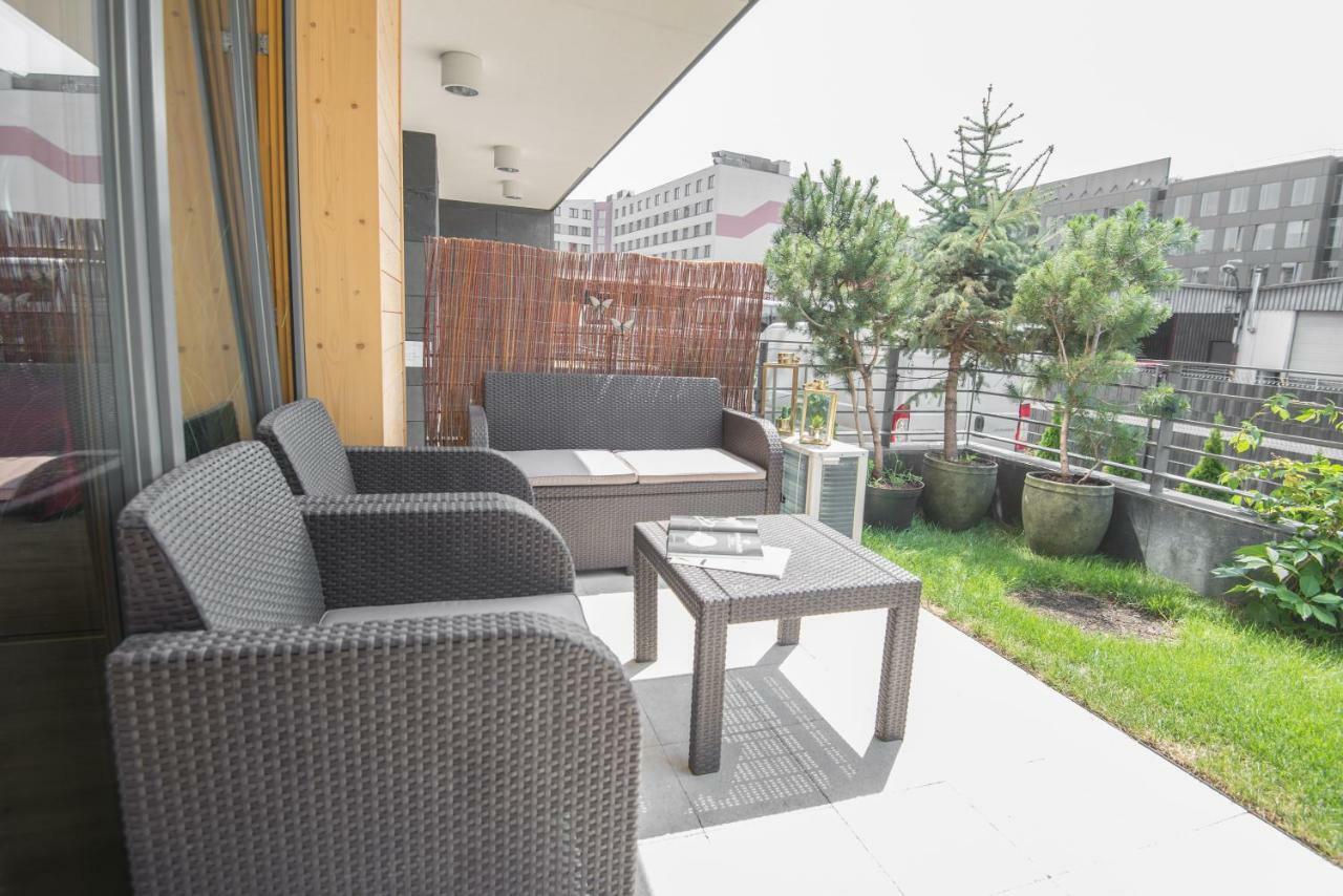 Galaxy Garden Apartment Cracow- Shopping Mall 1Min, Underground Parking, Family Friendly, City Center Krasków Dış mekan fotoğraf