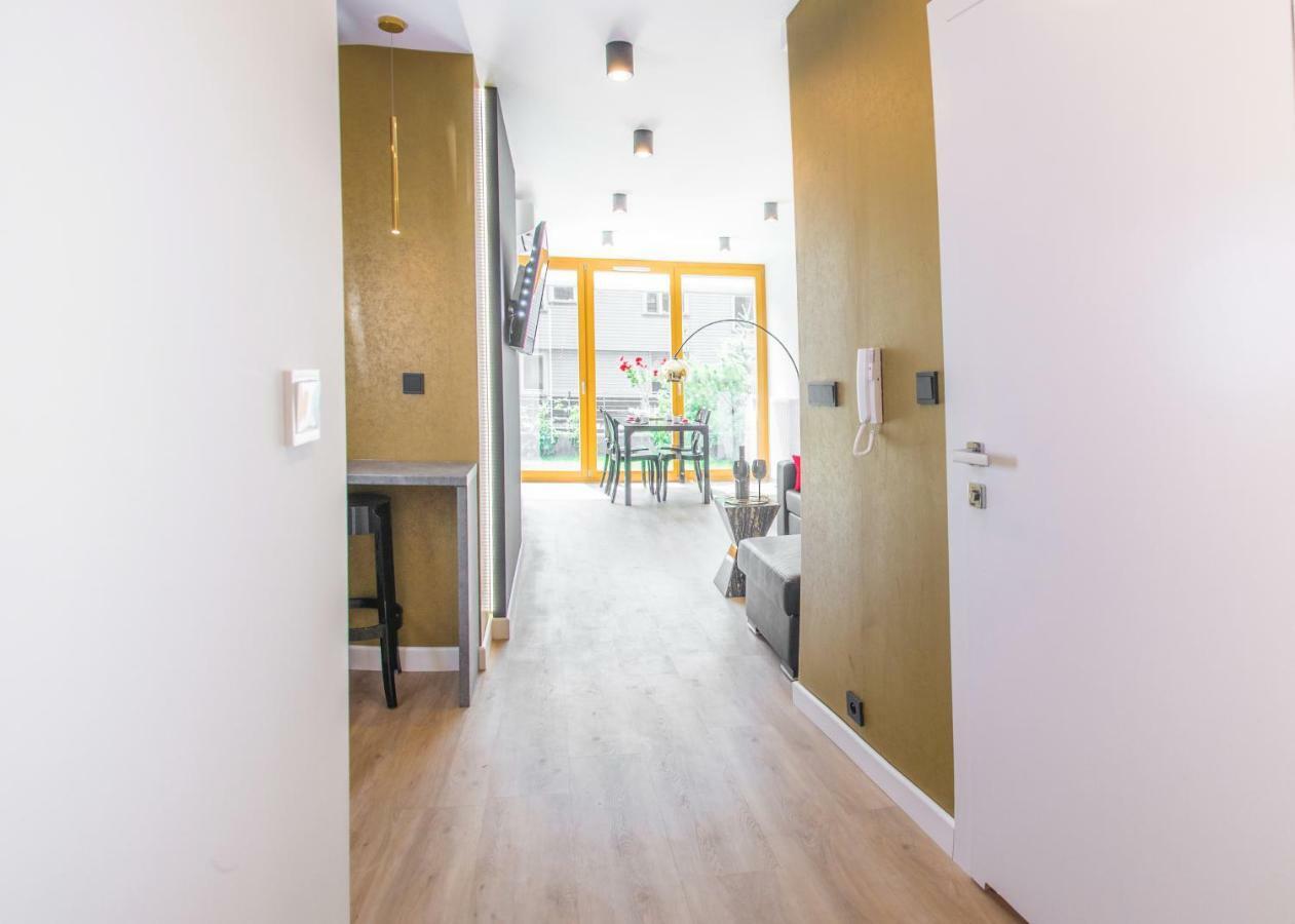 Galaxy Garden Apartment Cracow- Shopping Mall 1Min, Underground Parking, Family Friendly, City Center Krasków Dış mekan fotoğraf